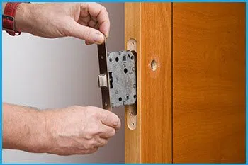 Lock Locksmith Services Des Moines, IA 515-329-0008 Lock Locksmith Services Des Moines, IA 515-329-0008 - 13-new-locks-installation