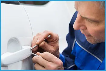 Lock Locksmith Services Des Moines, IA 515-329-0008 - 20-car-locksmith