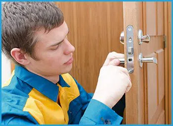 Lock Locksmith Services Des Moines, IA 515-329-0008 - 5-lock-opening
